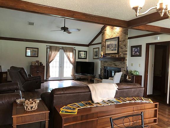3rd image of 578 Lake Manor Dr