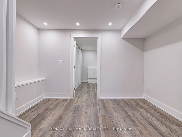 924 Broadview Ave #B — Photo 3