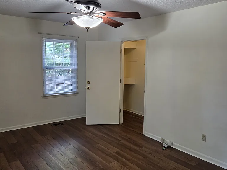 Main bedroom with walk-in closet