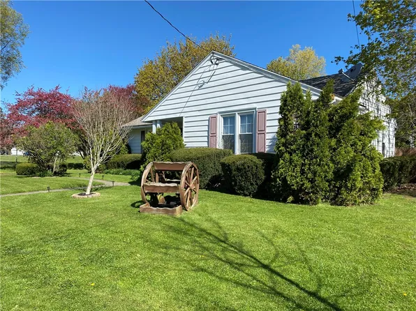 1 Helen Pl, Wayland, NY 14572