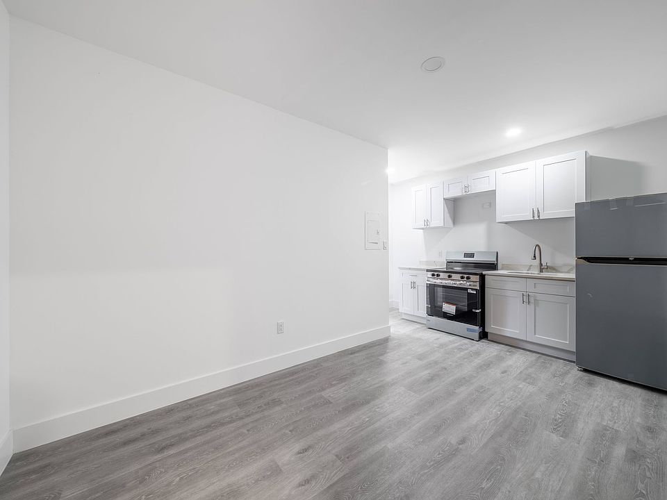1st image of 1003 SW 15th Ave