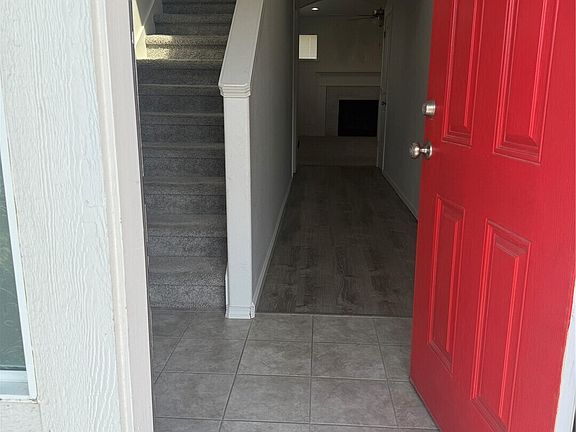 3rd image of 1124 W Aspen Road