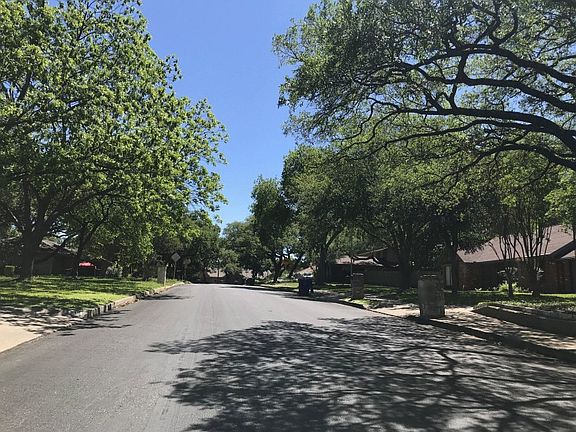 5th image of 919 Patricia Dr