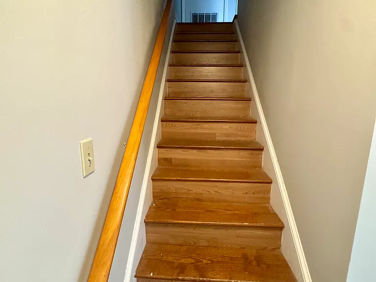 921 Nottingham Dr #13 — Photo 2