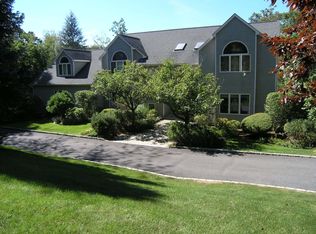 48 Random Farms Cir, Chappaqua, NY 10514