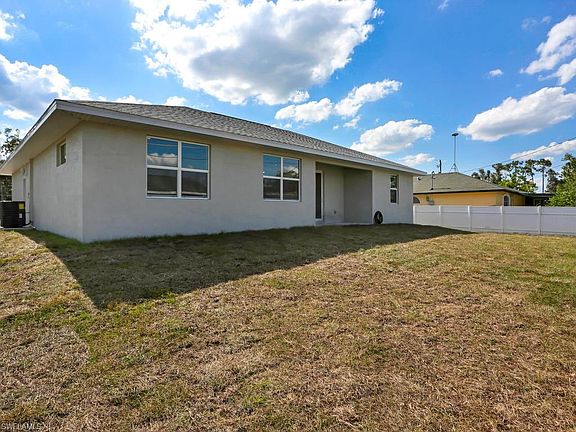 4th image of 19025 Murcott Dr E