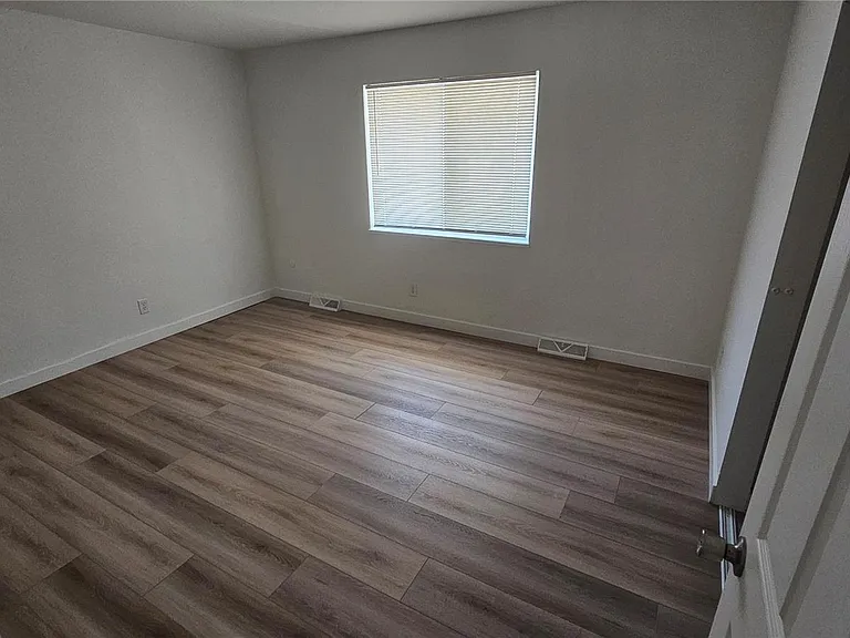 7840 Linda Cir — Photo 11