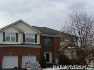 17 Cobblers Cir, Franklin Park, NJ 08823