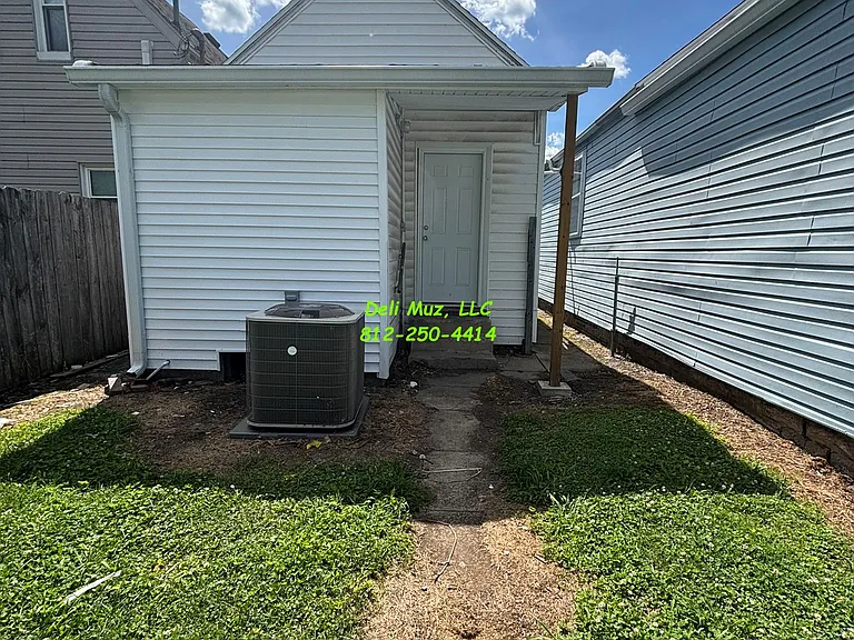 527 N Lemcke Ave — Photo 18