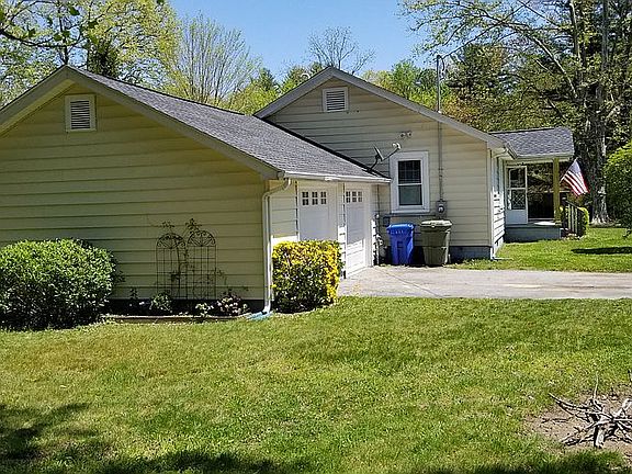 From garage toward Spring St