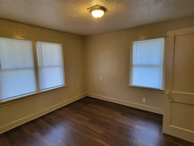 1119 S Denny St — Photo 3