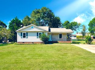 3432 Farm Lake Dr SW, Concord, NC