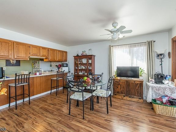 2nd image of 6 Steamboat Dr Unit 11