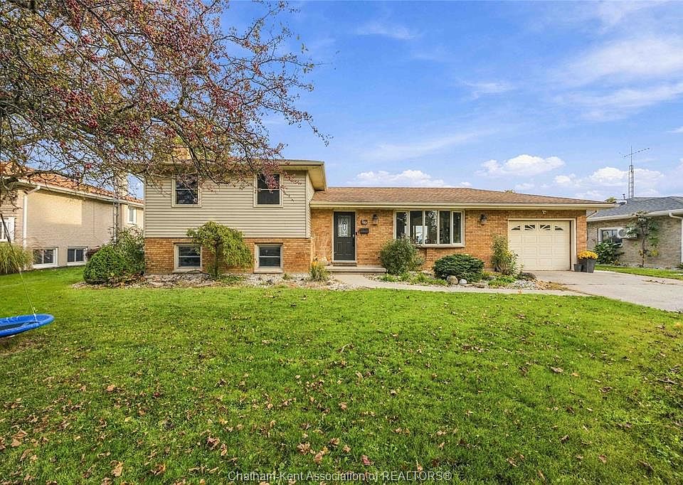 1st image of 582 Sandra Cres