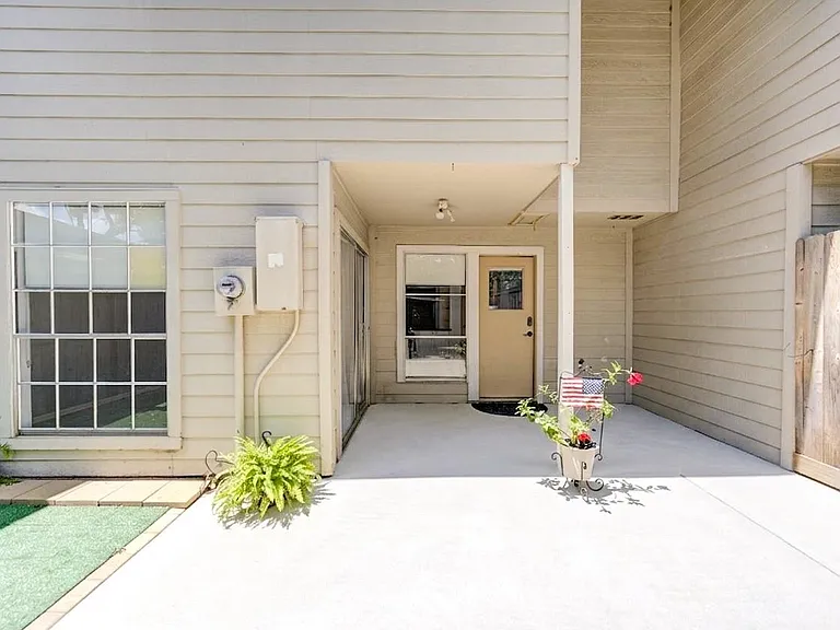 7965 Kendalia Dr — Photo 2