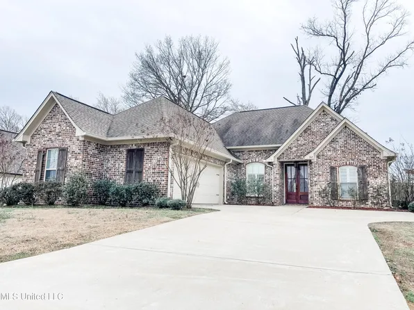 162 Sweetbriar Cir, Canton, MS 39046