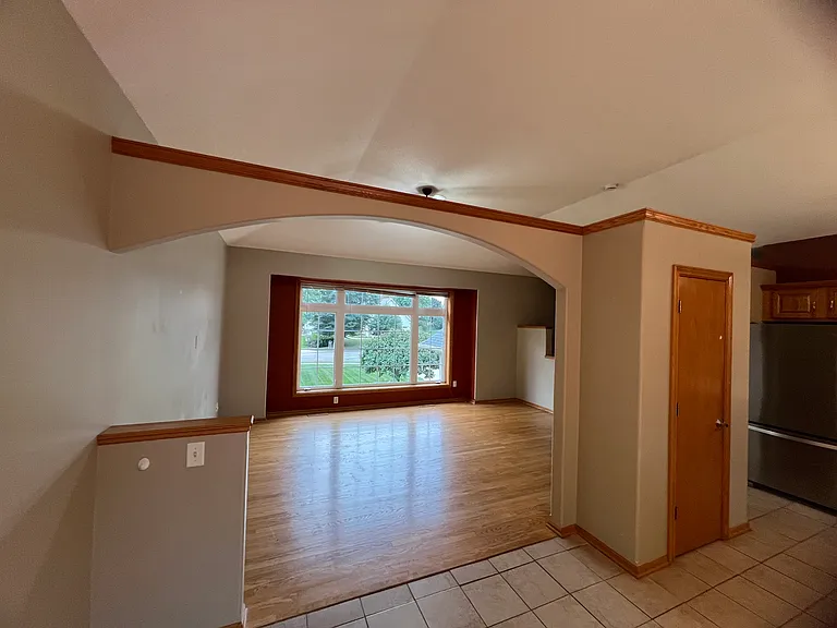 929 Plymouth Ln NW — Photo 15