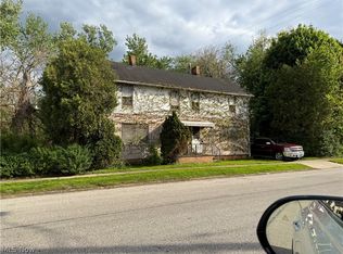 14720 Saranac Rd, Cleveland, OH 44110