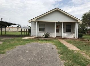 424 S 19th St, Clinton, OK 73601