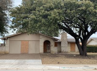 1901 Sunridge Rd, Carrollton, TX 75006