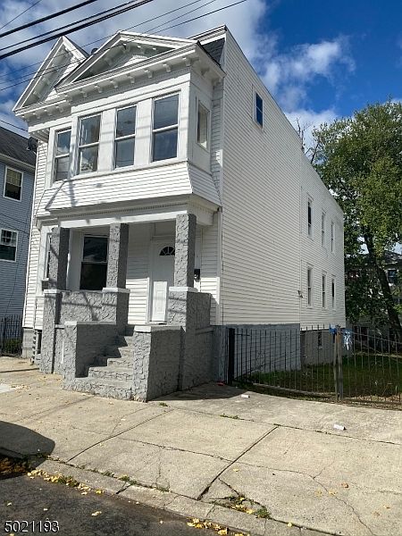 1st image of 579-581 S 18th St
