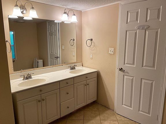 Master bath double sink