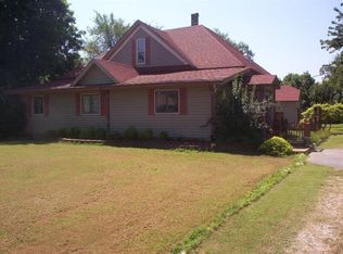 710 E Country Rd, Columbus, KS 66725