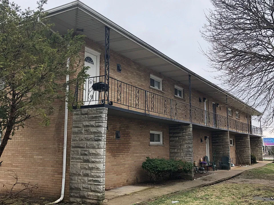 675 N Entrance Ave