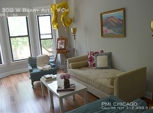 1309 W Barry Ave, Chicago, IL 60657