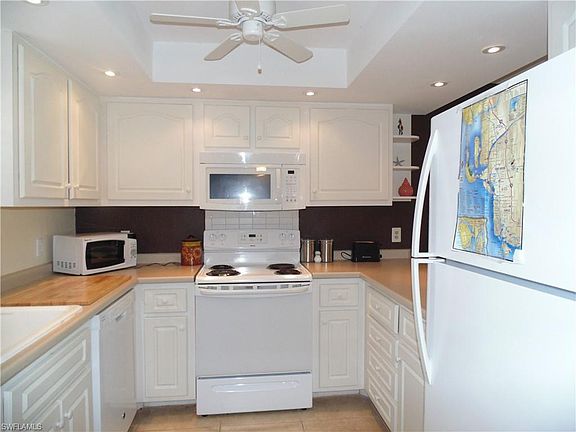 2nd image of 808 Cape Coral Pkwy W APT 106