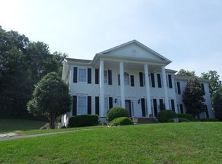 744 N Main St, Clinton, TN 37716