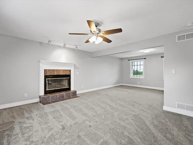 3251 Grandview Rd — Photo 10