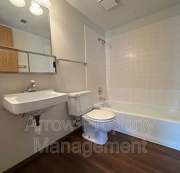 1431 D St #8 — Photo 8