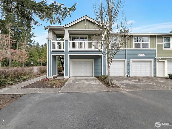 2nd image of 10523 221st Lane NE #204