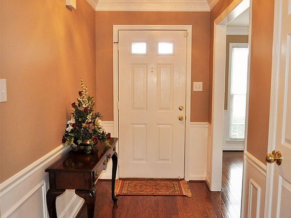 4th image of 2305 Trenton Cir SW