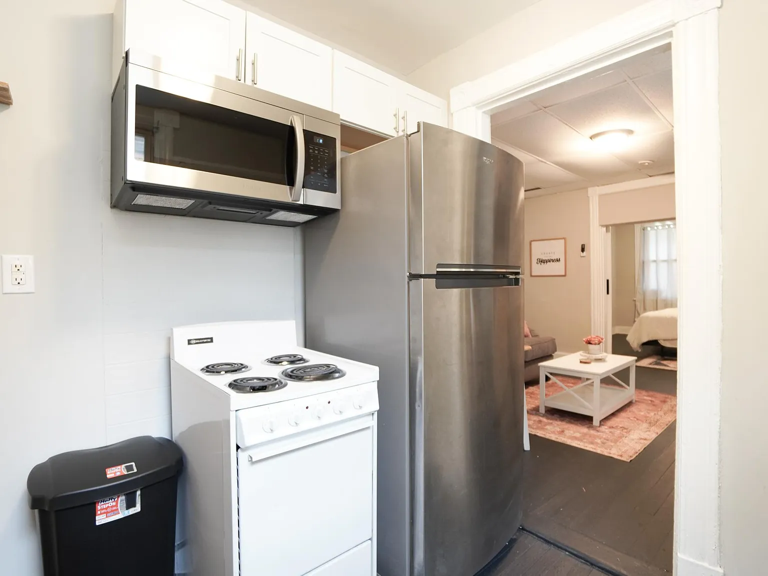 1 bed, 650 sqft, $1,700 — Photo 4