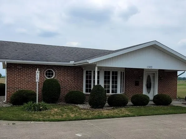 1303 N Main St, Bourbon, IN 46504