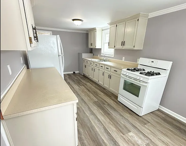 1376 Kings Church Rd — Photo 4
