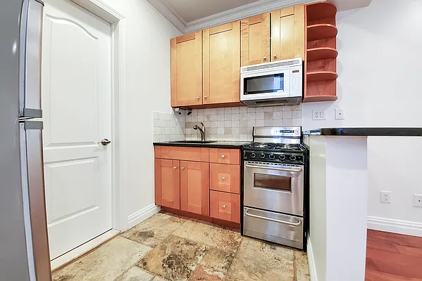 Rented by Warburg | media 6