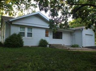 103 S Hayes St, Garnett, KS 66032