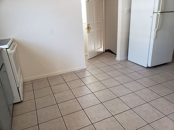 4th image of 4668 N Parkway Ave Unit A