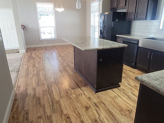 4th image of 836 Pine Drive