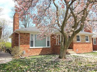 1740 Aline Dr, Grosse Pointe Woods, MI