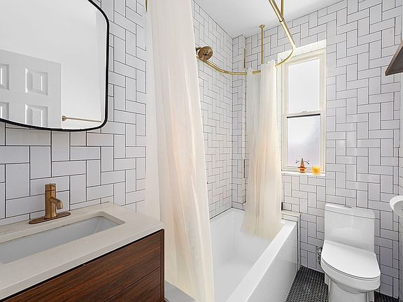 5th image of 374 S 2nd St APT 16