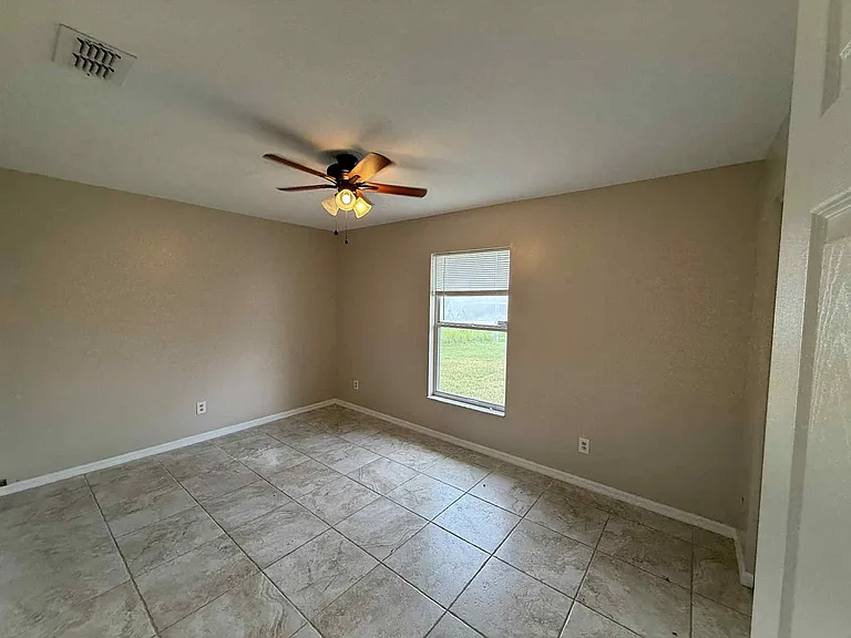 17 Hemlock Radial Ct — Photo 18