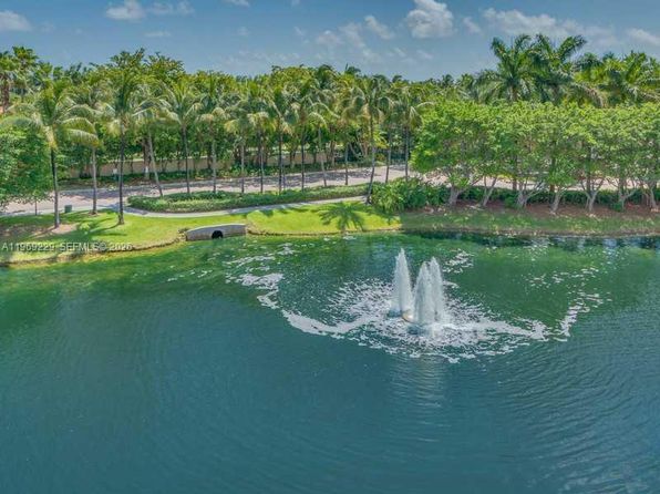 749 Crandon Blvd APT 411