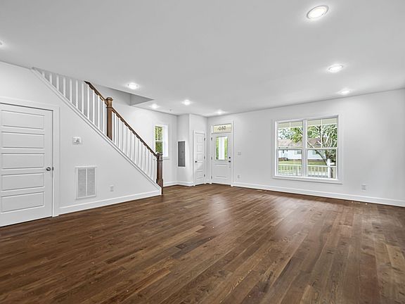 5th image of 504 1/2 Cheatwood Ave