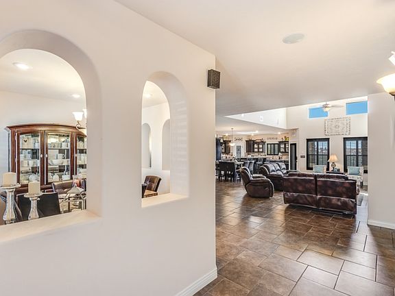 5th image of 3105 Crown Rock Dr