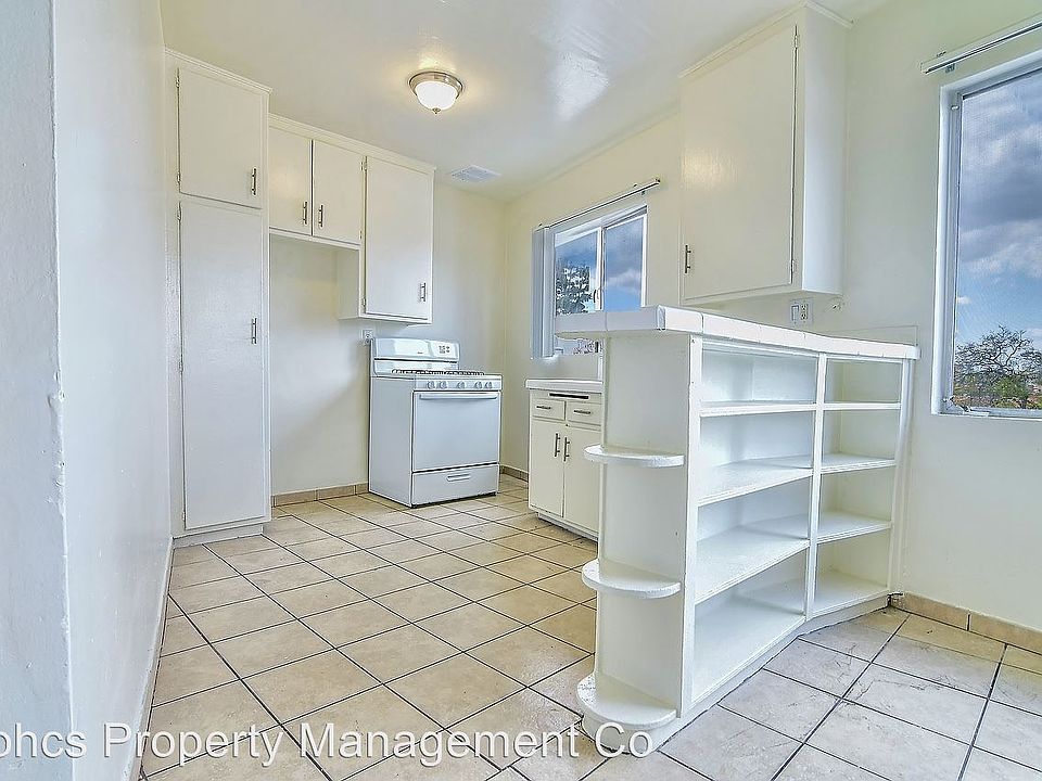 1st image of 251 Loma Dr