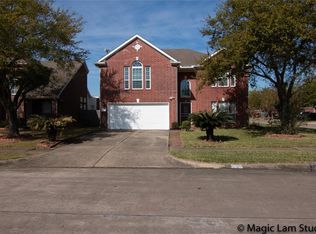 6902 Leaders Crossing Dr, Houston, TX 77072